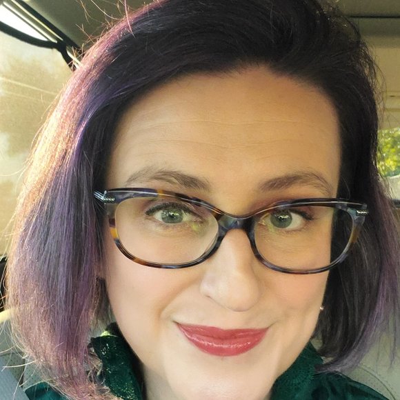 Meet your Posher, Jennifer - Picture 5 of 7